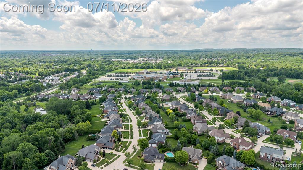 819 Majestic Drive, Rochester Hills, MI 48306 — Photo 39