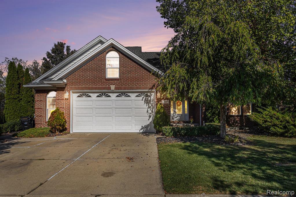 26659 Pepperwood Drive, Woodhaven, MI 48183 — Photo 2