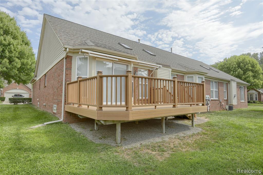 4434 Honeysuckle Drive, Sterling Heights, MI 48314 — Photo 28