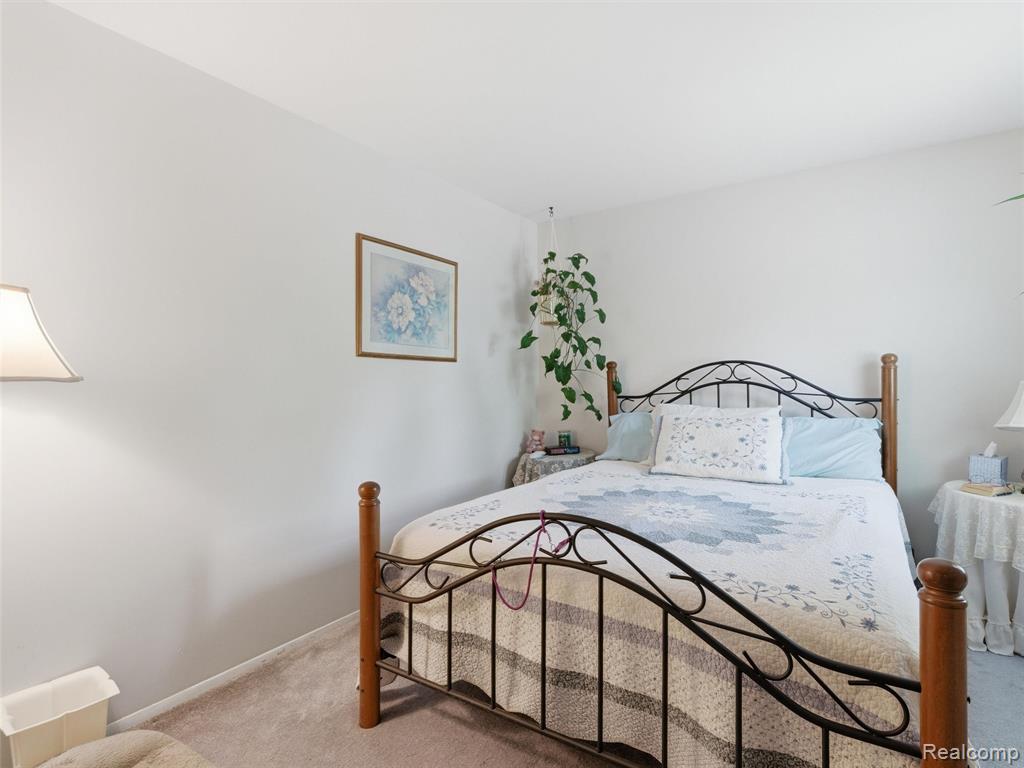 5565 Crescent Road, Waterford, MI 48327 — Photo 22