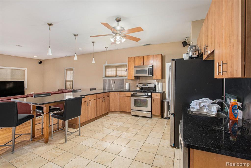6387 ABINGTON Avenue, Detroit, MI 48228 — Photo 9