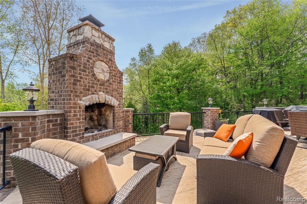 2761 Plum Creek Drive, Oakland, MI — Photo 51