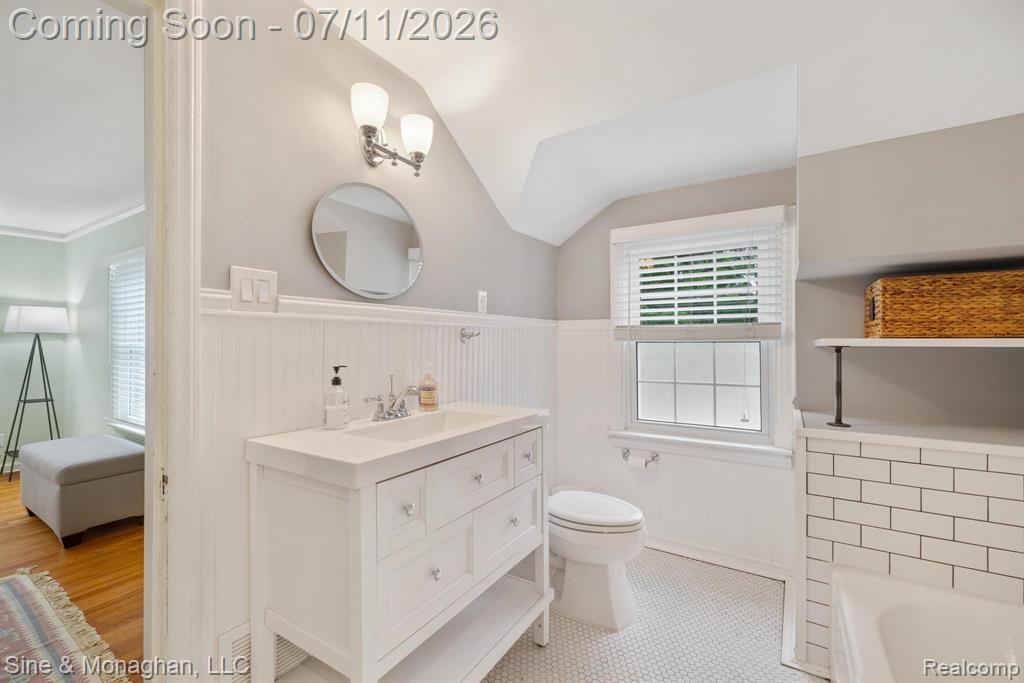 679 NEFF Road, Grosse Pointe, MI 48230 — Photo 25