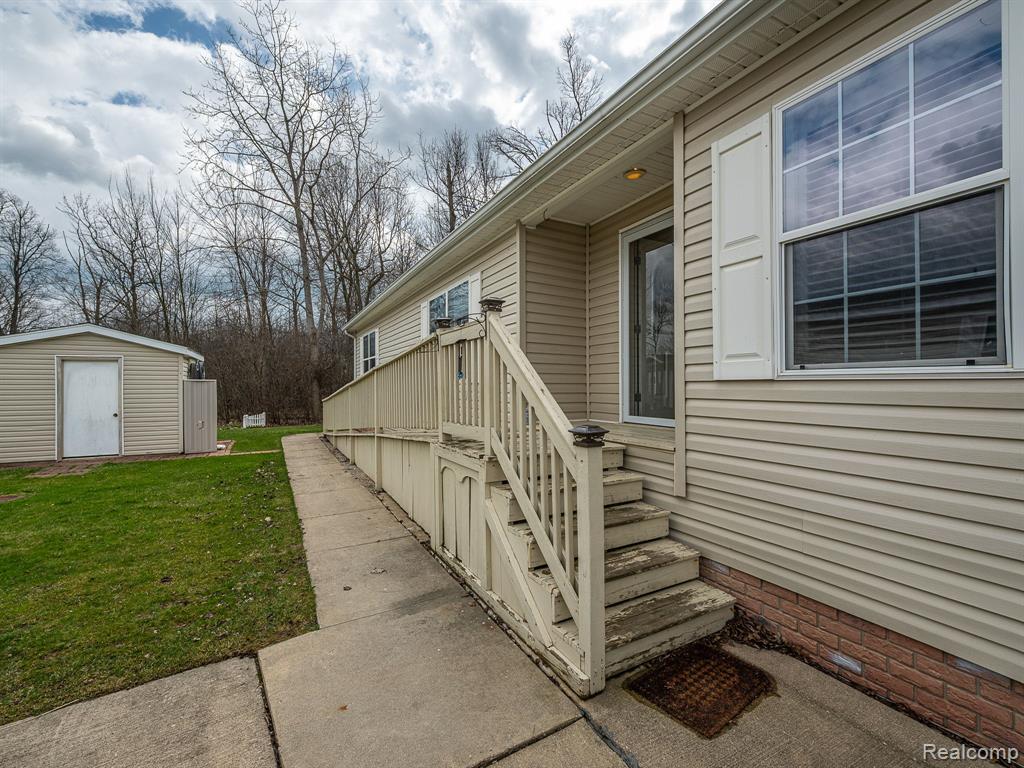 29703 Vinewood Lane, Gibraltar, MI — Photo 23