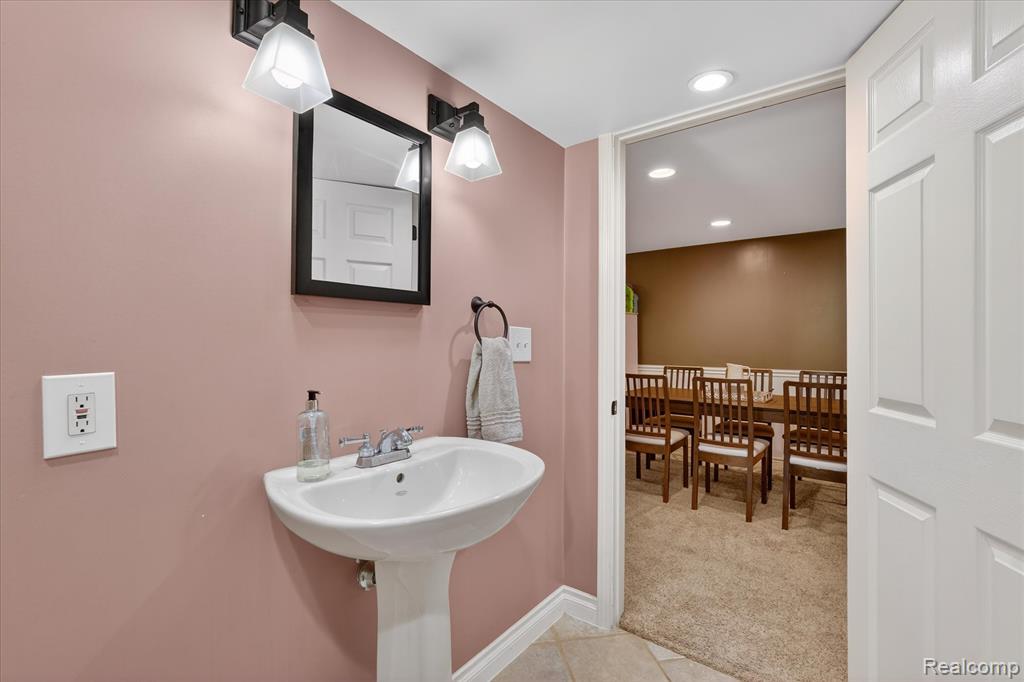 743 Dunreath Street, Walled Lake, MI 48390 — Photo 32