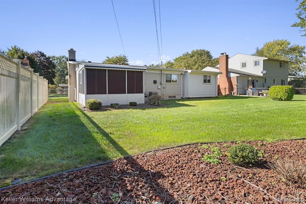 9434 PATTON Street, Livonia, MI 48150 — Photo 19