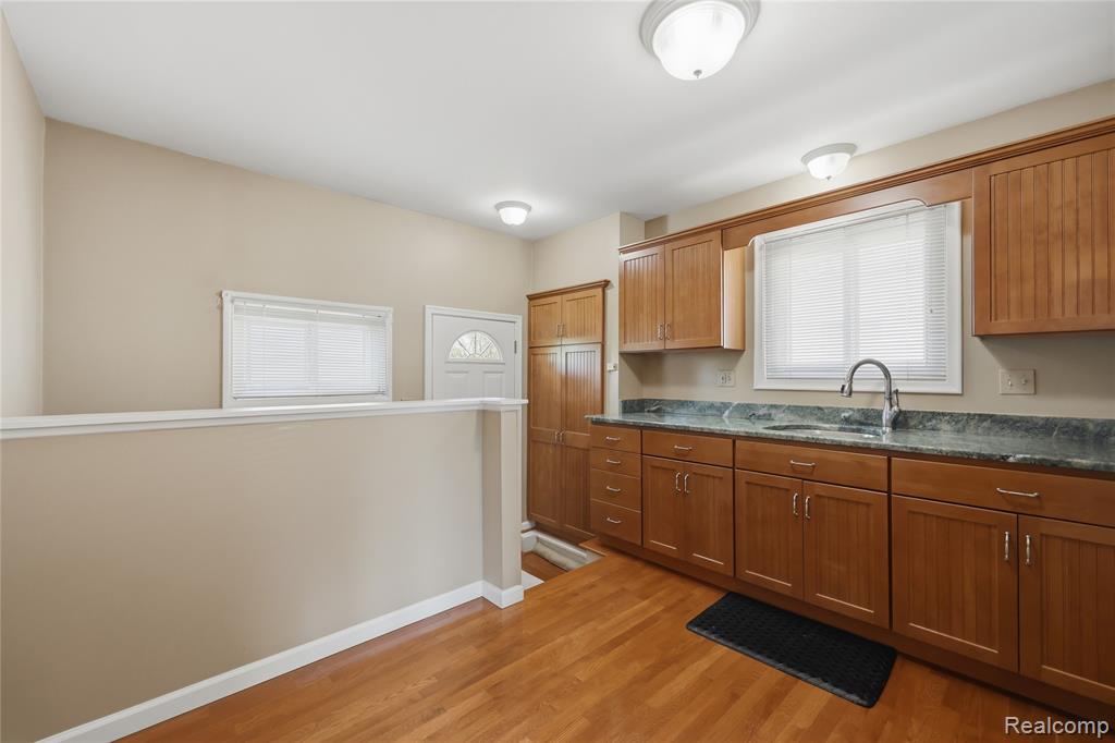 348 Sonia Avenue, Madison Heights, MI 48071 — Photo 10