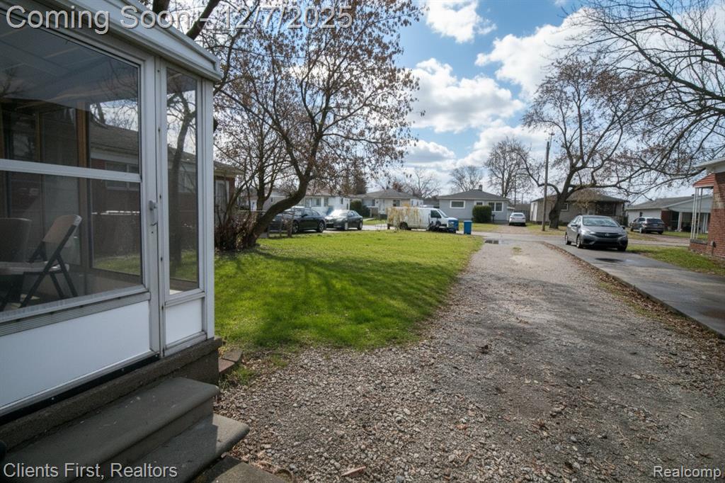 5654 Bedford Street, Dearborn Heights, MI 48125 — Photo 6