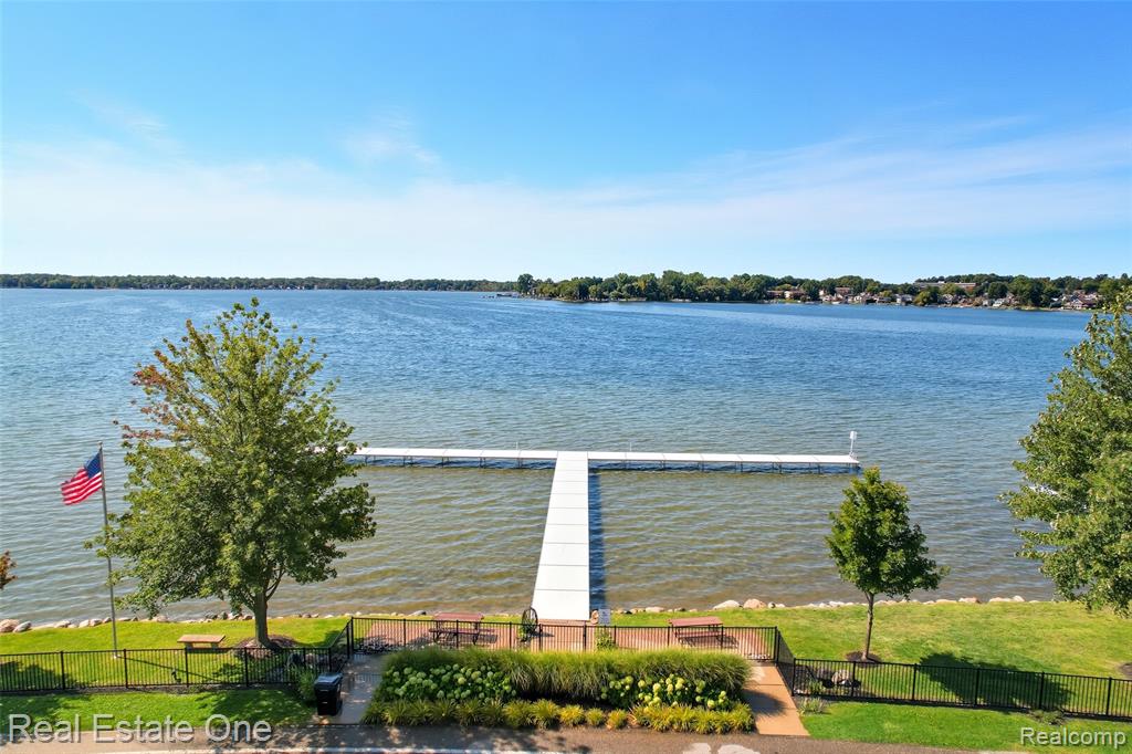 464 Old Pine Way, Walled Lake, MI 48390 — Photo 51