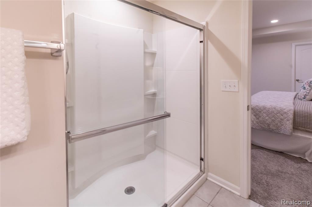 43635 CHANCELLOR LANE, Novi, MI — Photo 32