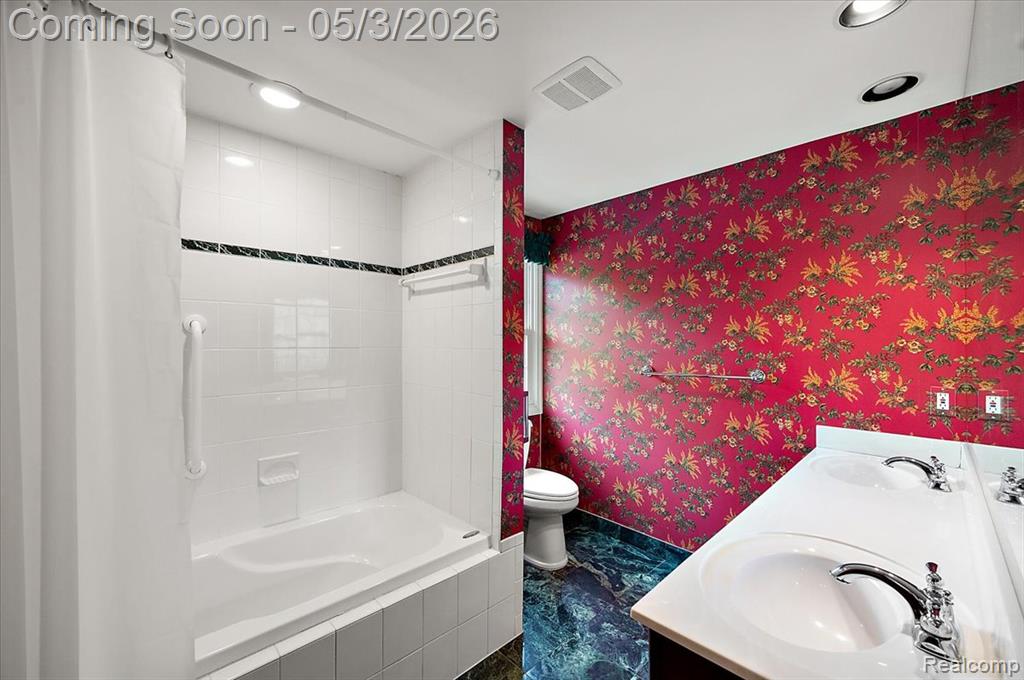 4821 School Bell Lane, Bloomfield Hills, MI 48301 — Photo 34