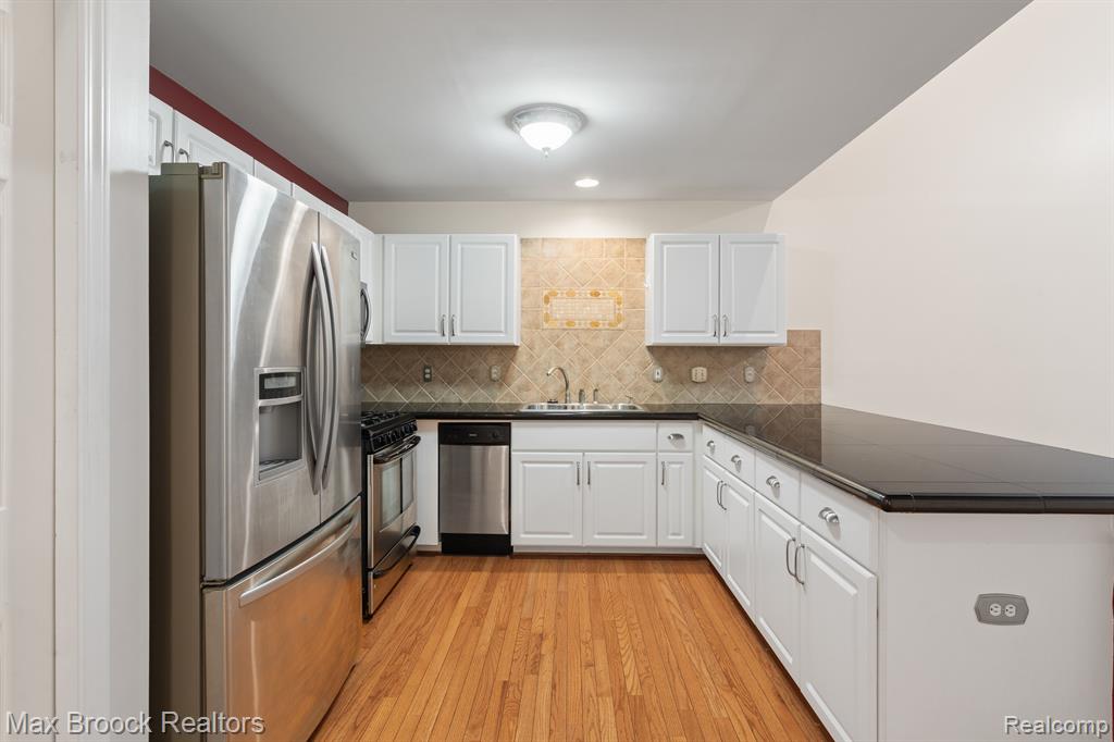 55222 BOARDWALK Drive, Shelby Twp, MI 48316 — Photo 5
