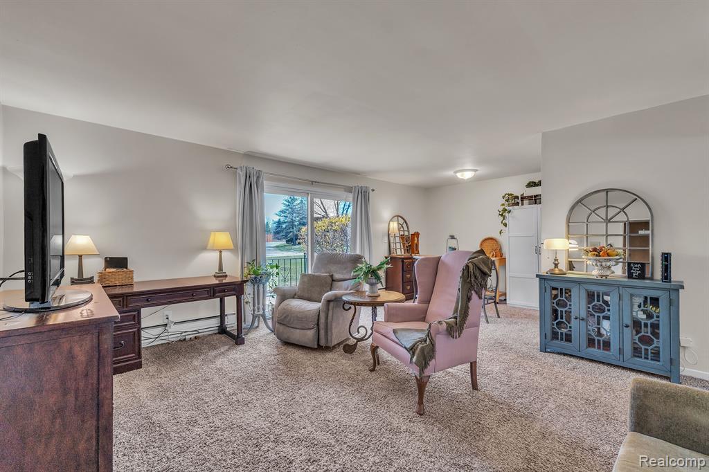 1842 COLONIAL VILLAGE Way, 2, Waterford, MI 48328 — Photo 3