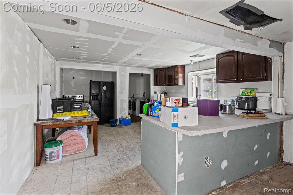 6343 Humphrey Avenue, Flushing, MI 48433 — Photo 6