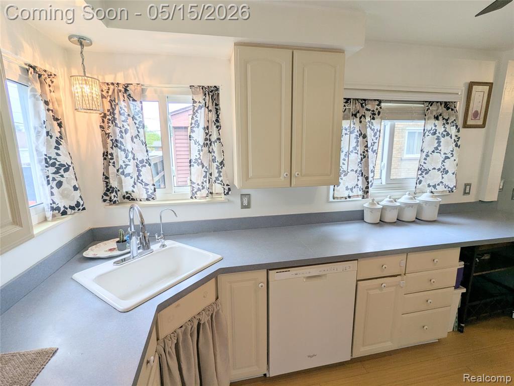 14940 Pennsylvania Road, Southgate, MI 48195 — Photo 10