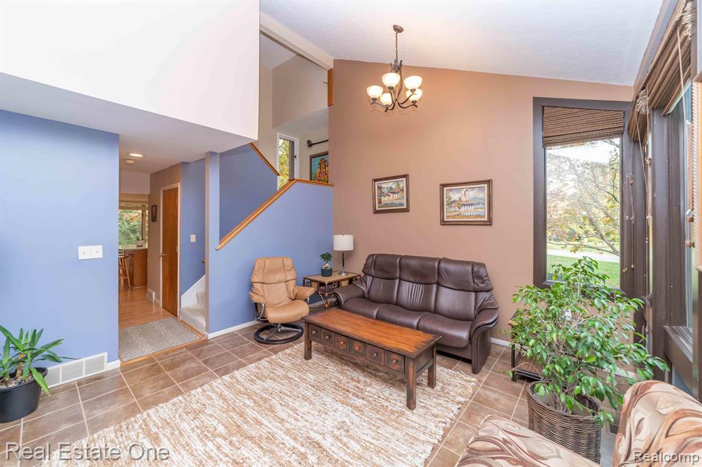 8260 ENGLEWOOD Drive, Clarkston, MI — Photo 20
