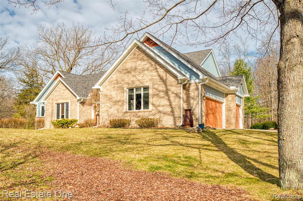 167 Forest Valley Court, Pinckney, MI 48169 — Photo 2