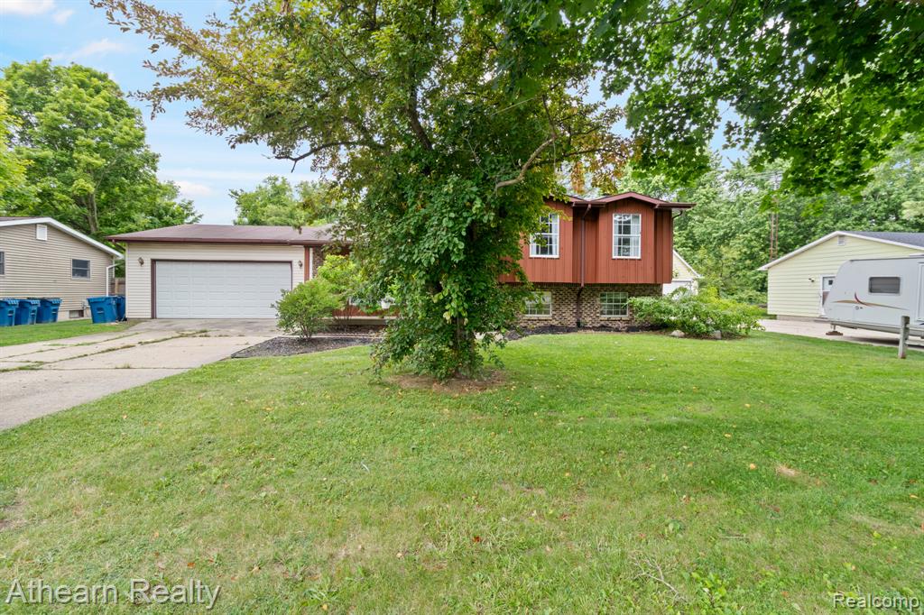 7156 Sharp Road, Swartz Creek, MI 48473 — Photo 2