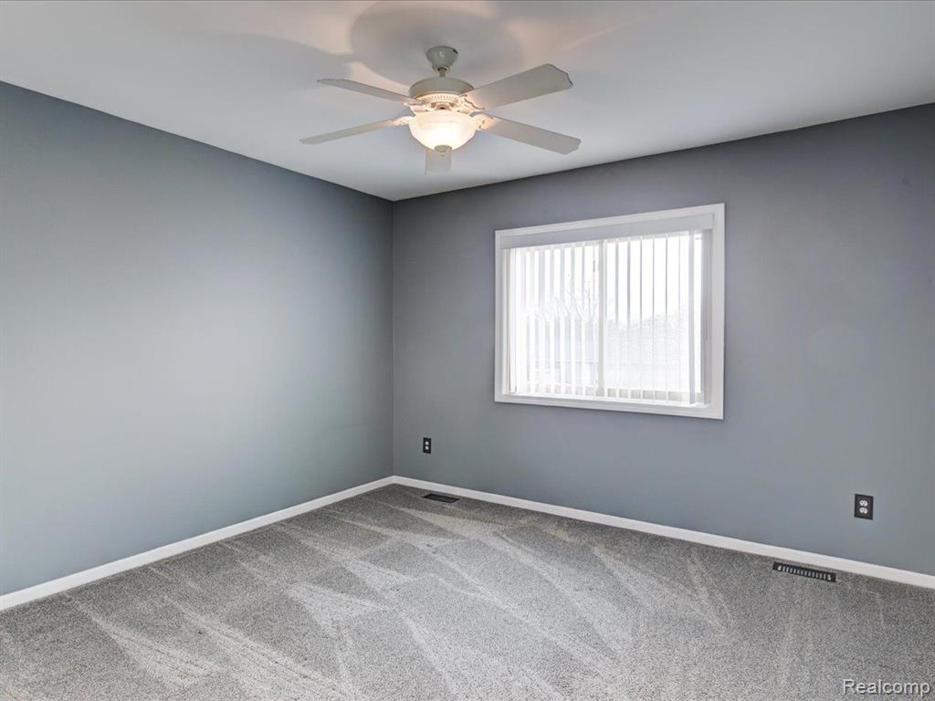 49275 SANTA ANITA Drive W, Chesterfield, MI 48047 — Photo 46