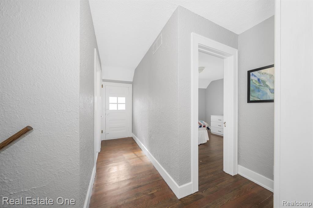 54 MOHAWK Road, Pontiac, MI 48341 — Photo 17