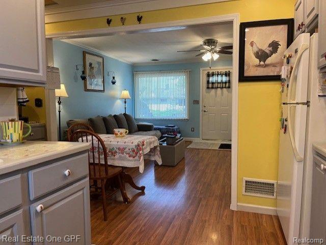 8256 BIRCH Street, Taylor, MI 48180 — Photo 10