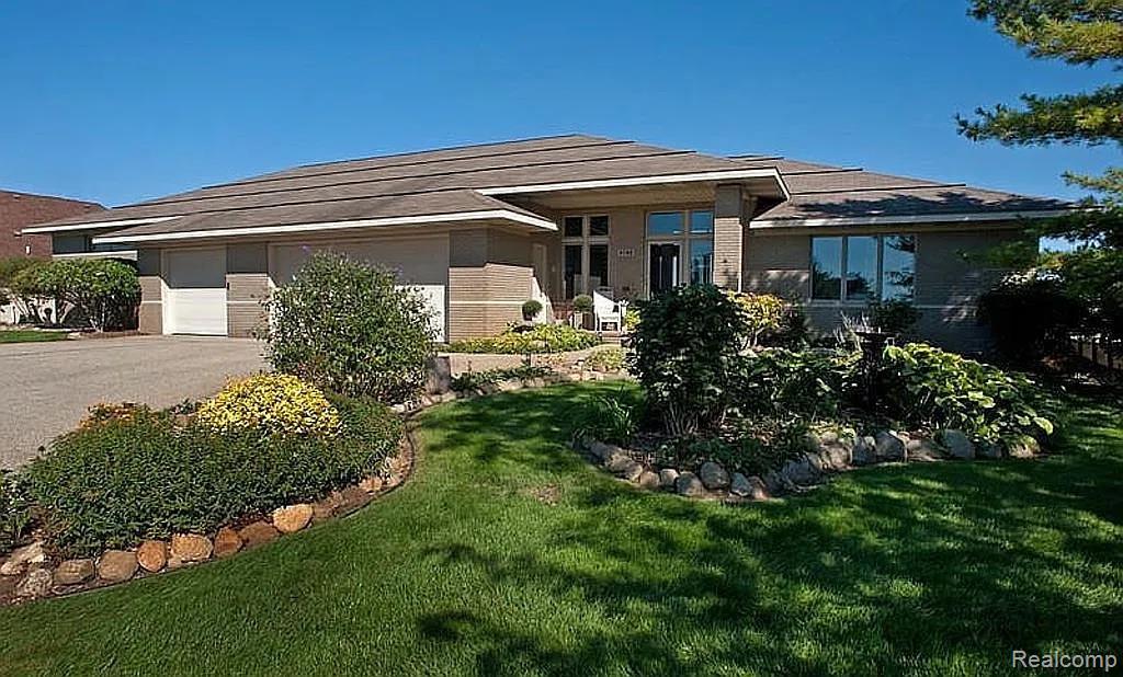 2592 Air Park Drive, Zeeland, MI 49464 — front exterior