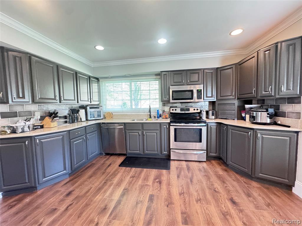 5203 Forestdale Court, West Bloomfield, MI — Photo 9