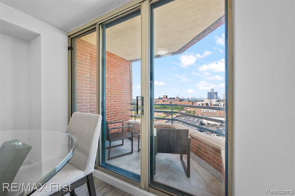 3320 Spinnaker Lane, 10D, Detroit, MI 48207 — Photo 12