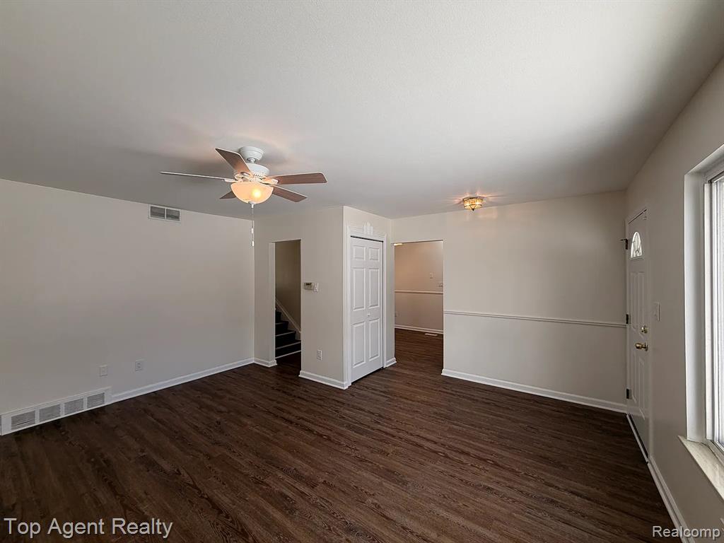 40903 Flagstaff Drive, Sterling Heights, MI 48313 — Photo 3