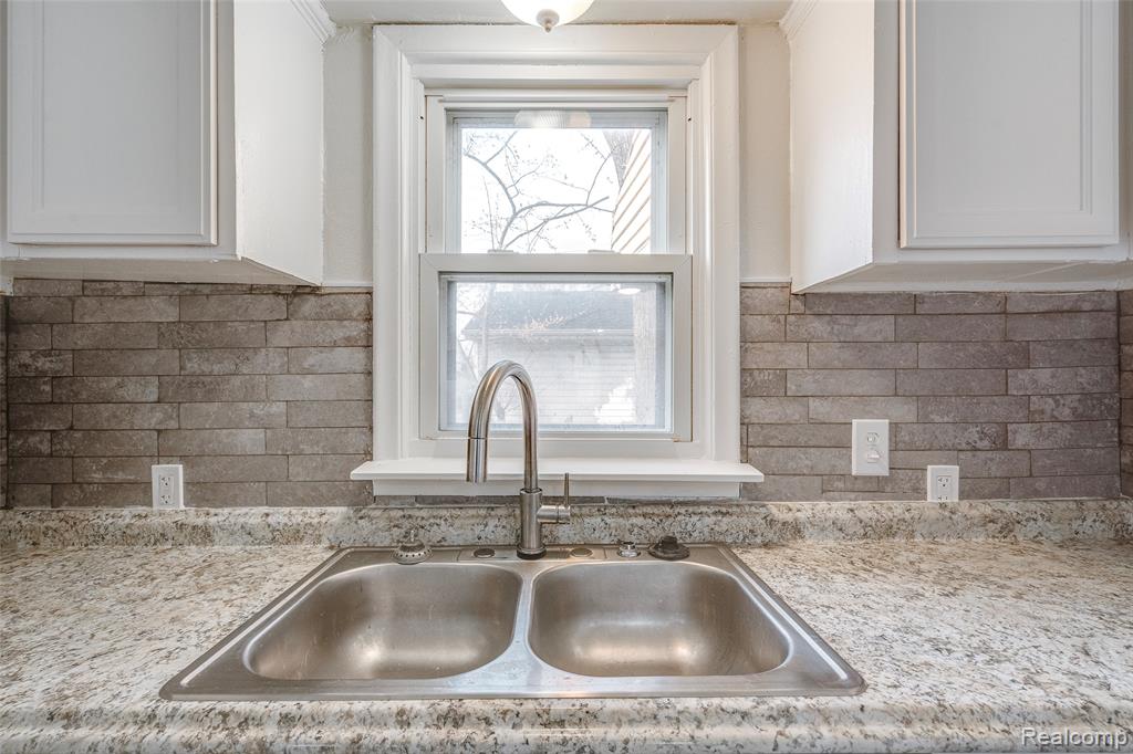 5961 Marvin Street, Taylor, MI 48180 — Photo 12