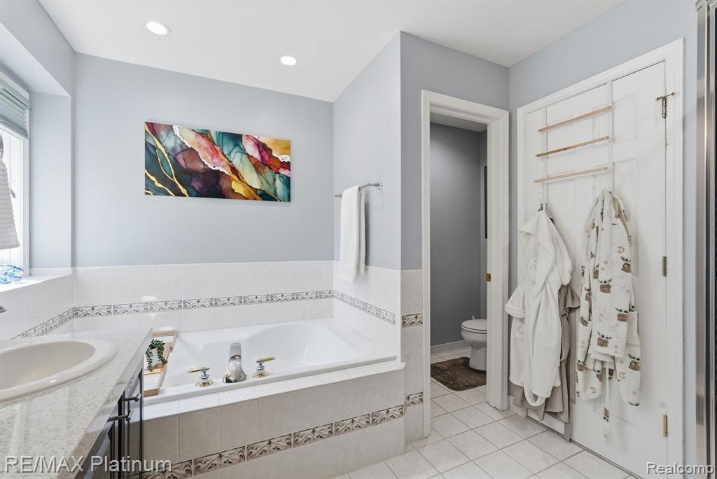6513 E Ridge Court, Brighton, MI 48116 — Photo 18
