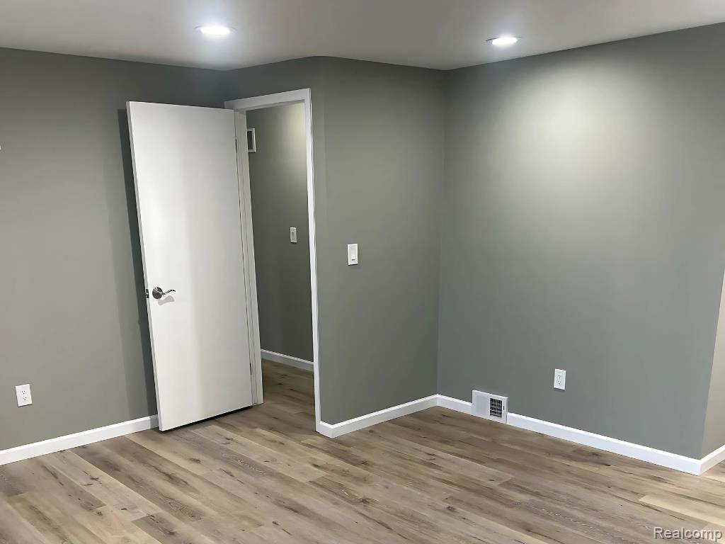 29600 CITY CENTER Drive, 4, Warren, MI 48093 — Photo 13