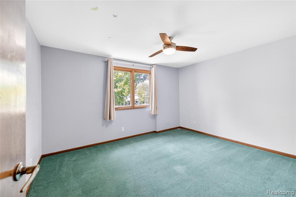 8027 Berkshire Drive, Grosse Ile, MI 48138 — Photo 29