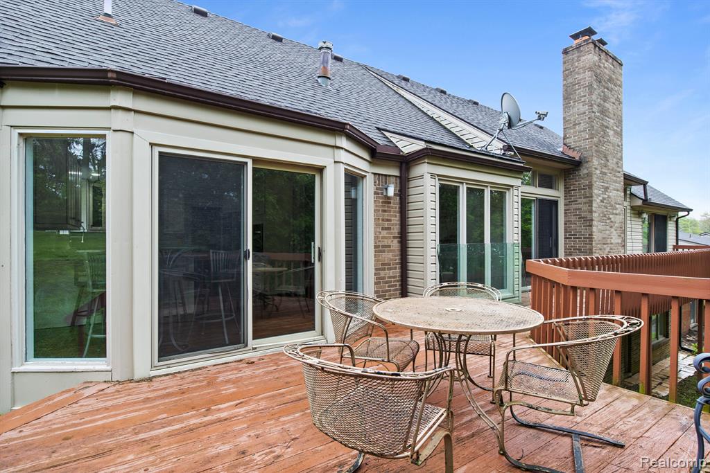 4578 PINE VILLAGE Drive, West Bloomfield, MI 48323 — Photo 45
