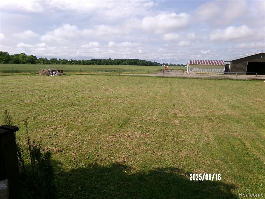9585 Henderson Road, Corunna, MI 48817 — Photo 4
