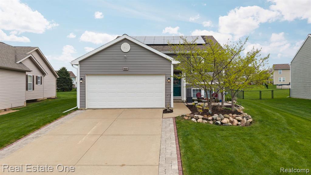 3513 Amber Oaks Drive, Howell, MI 48855 — Photo 2