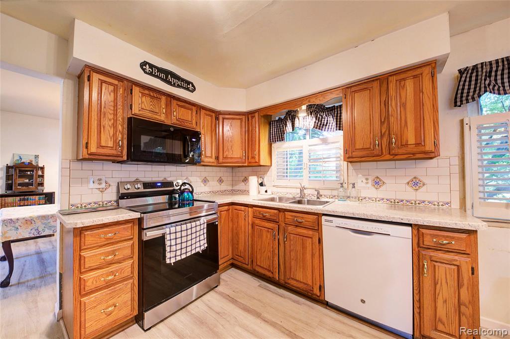 42437 Majestic Court, Canton, MI 48188 — Photo 14
