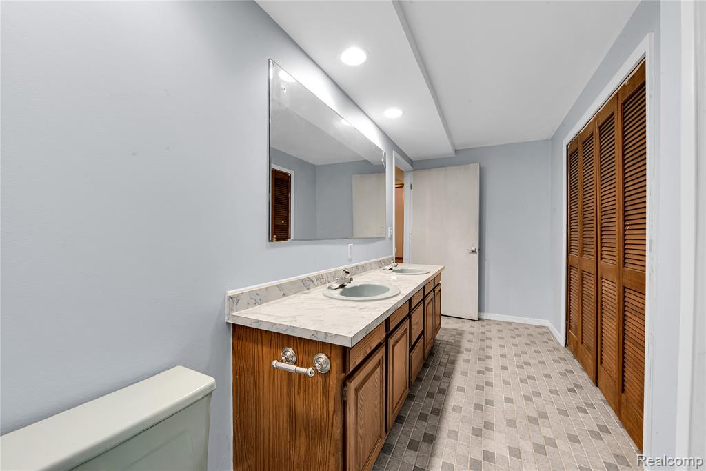 8285 Staghorn Trail, Clarkston, MI 48348 — Photo 39