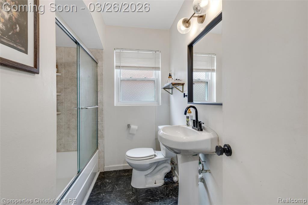 20631 Lochmoor Street, Harper Woods, MI 48225 — Photo 23