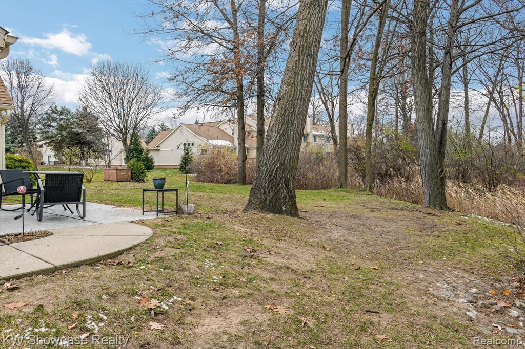 6481 PEMBROOK Drive, Westland, MI — Photo 24
