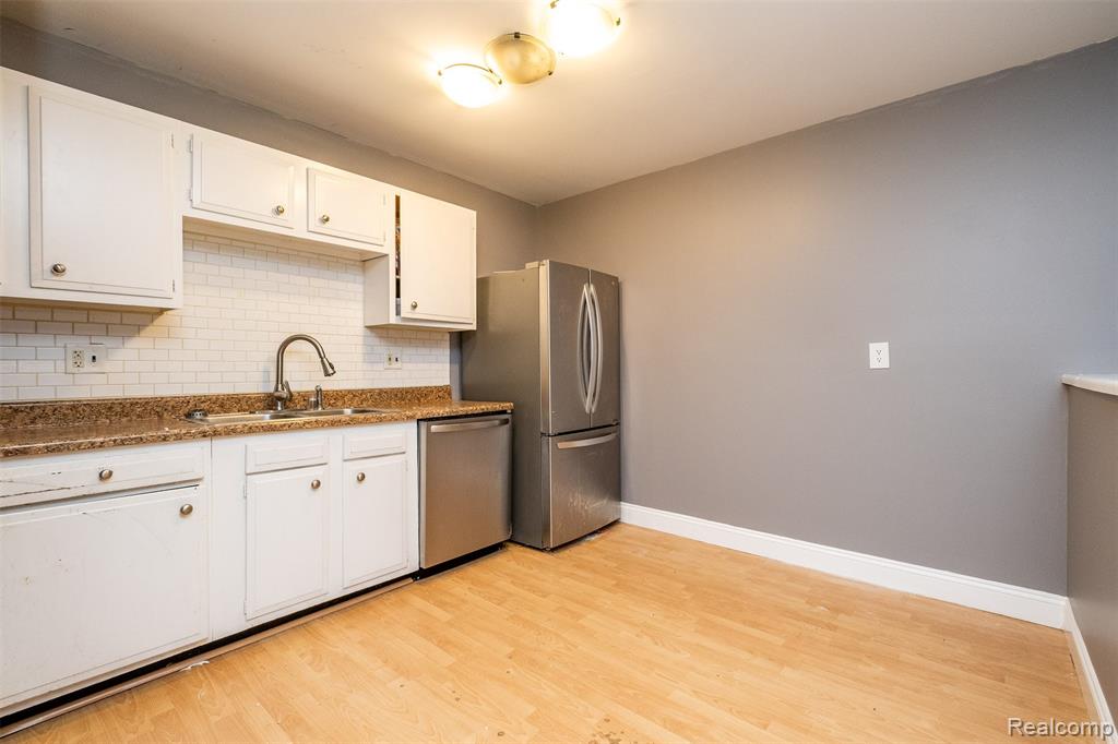 6733 ARDSLEY Drive, Canton, MI 48187 — Photo 11