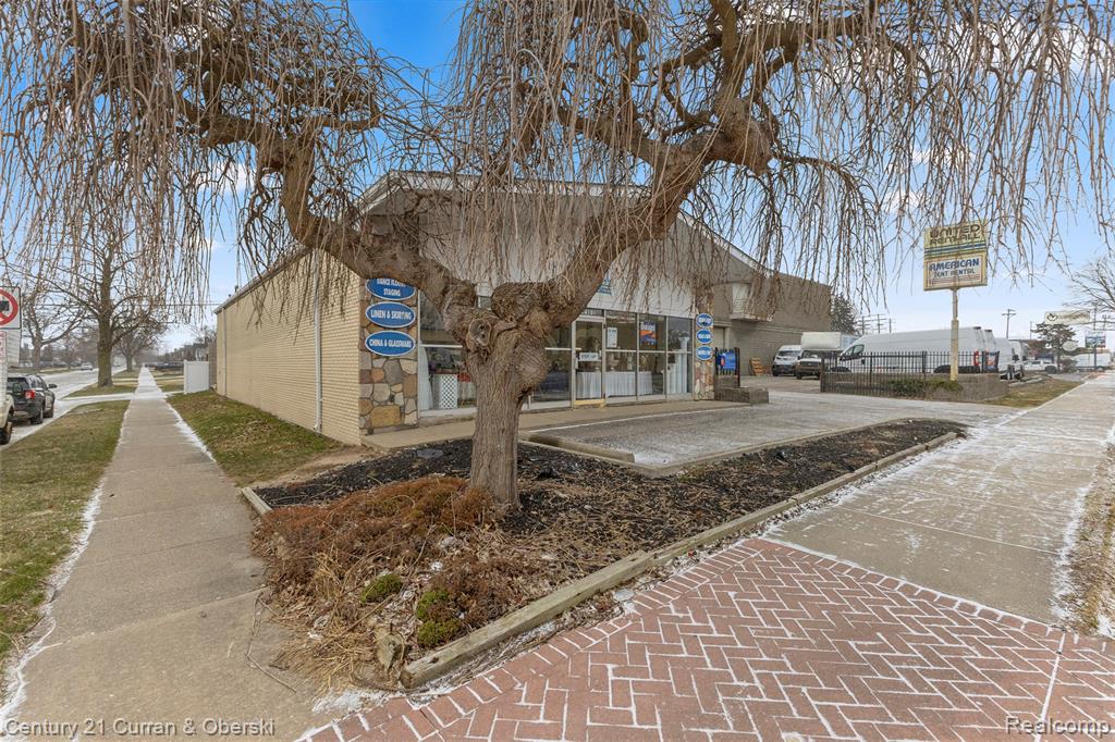 24101 W Warren Street, Dearborn Heights, MI 48127 — Photo 42
