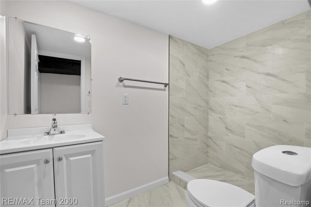 6135 Ardmore Street, Dearborn Heights, MI 48127 — Photo 33