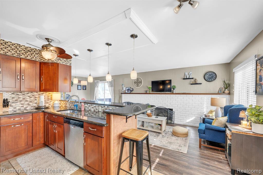 8906 E DEBORAH, Livonia, MI 48150 — Photo 13