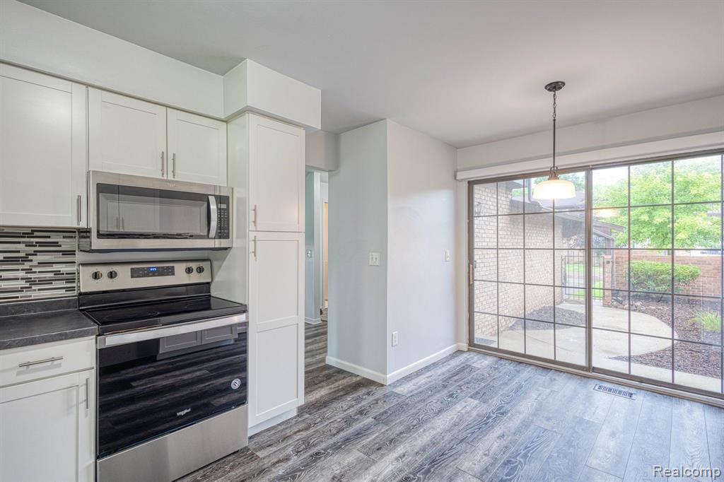 26188 SUMMERDALE Drive, Southfield, MI 48033 — Photo 12