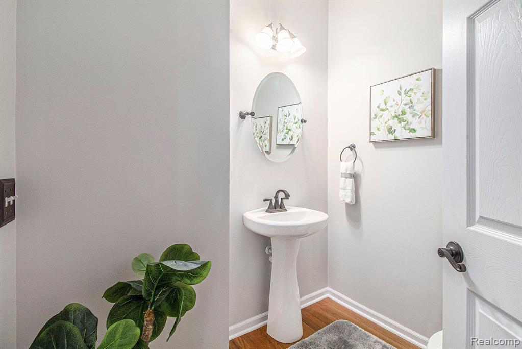5535 GALLERY PARK Drive, Ann Arbor, MI 48103 — Photo 16
