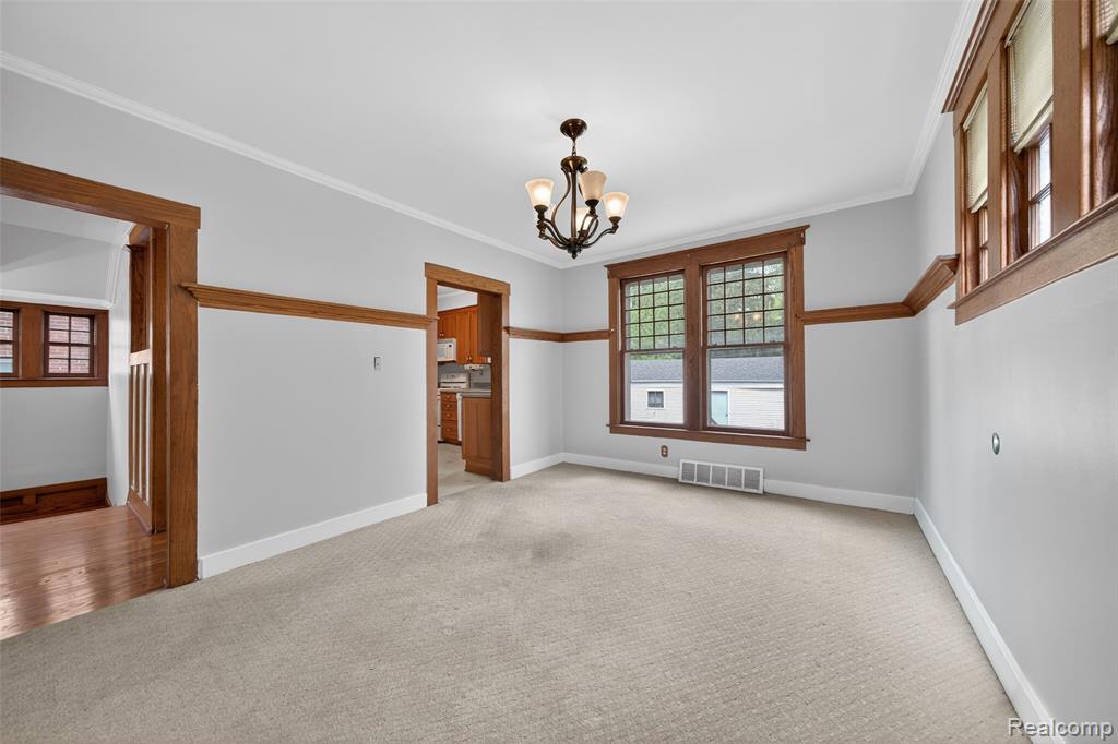 529 E Lincoln Avenue, Royal Oak, MI 48067 — Photo 8