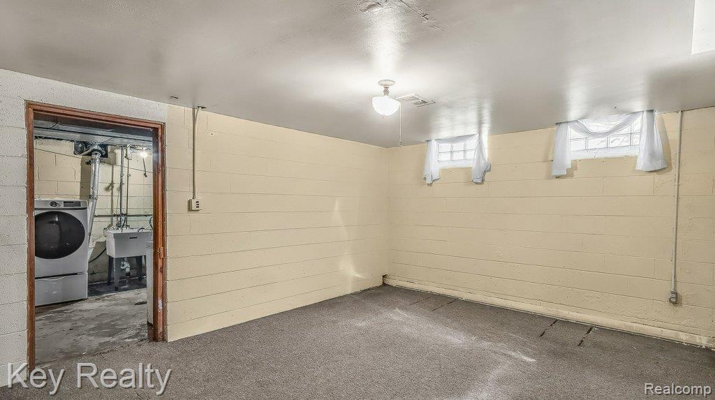 28611 Lathrup Boulevard, Lathrup Village, MI 48076 — Photo 29