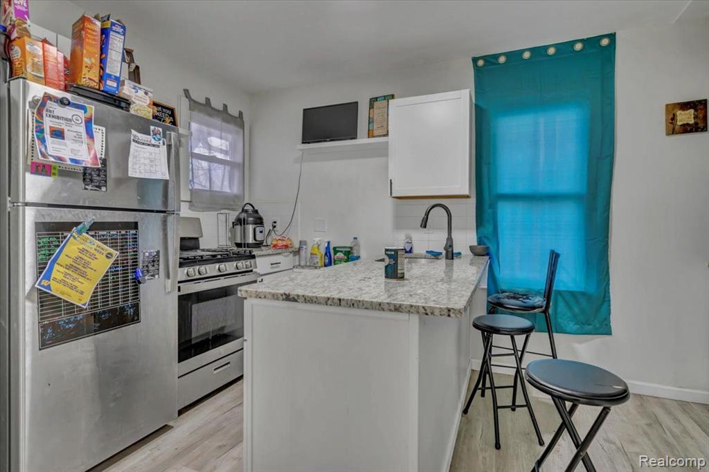 428 VINEWOOD Street, Wyandotte, MI 48192 — Photo 35