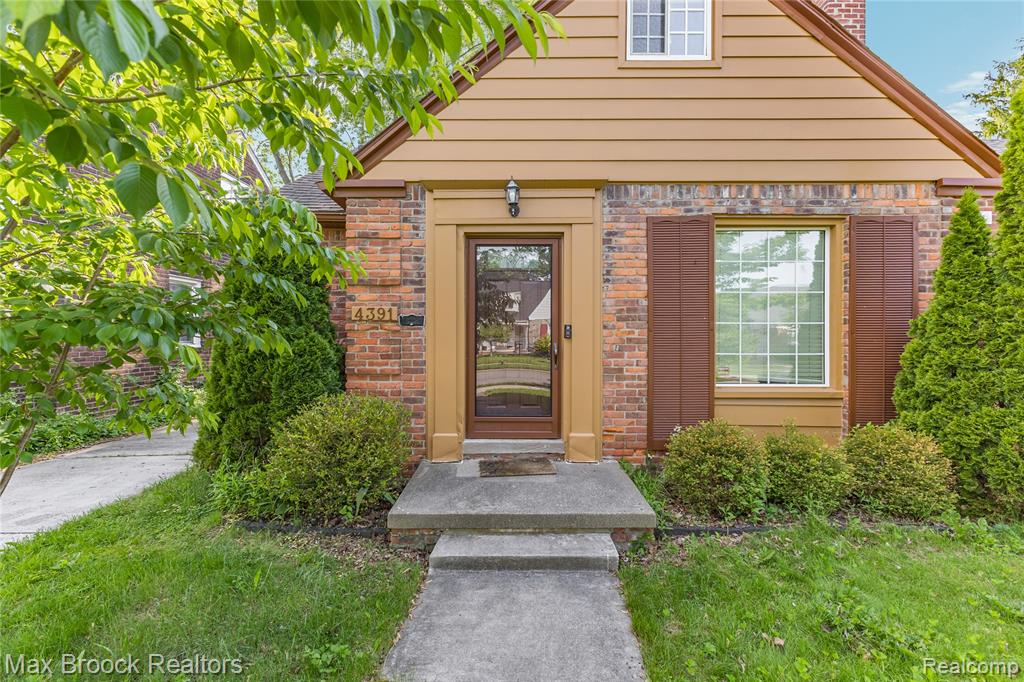4391 Bishop Street - Photo 2